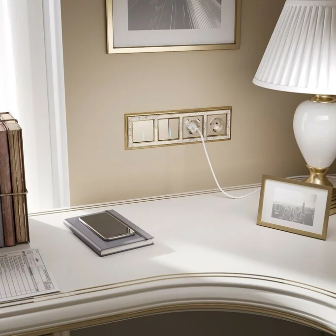 Werkel W1122111  Выключатель двухклавишный проходной с подсветкой (шампань)