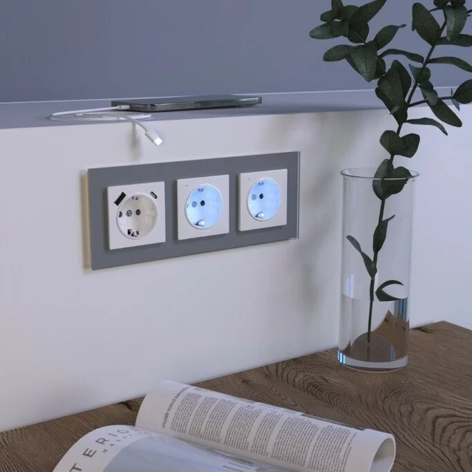 Werkel W1171701  Розетка с заземлением, шторками и USB тип A+C (белый)