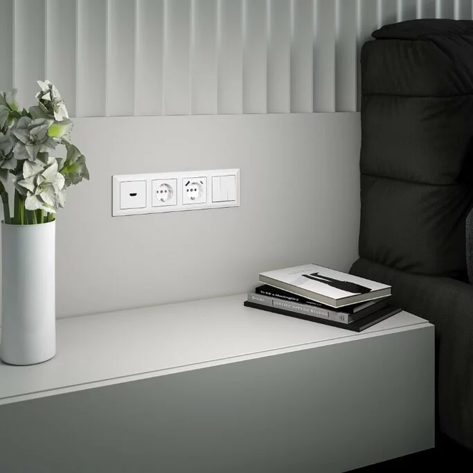 Werkel W1171701  Розетка с заземлением, шторками и USB тип A+C (белый)