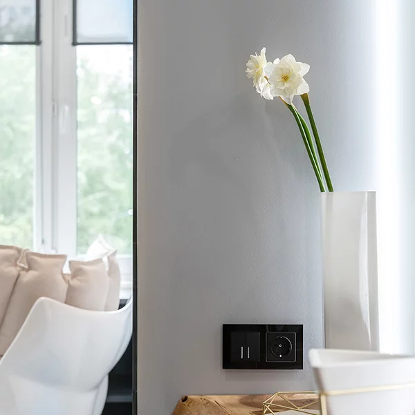 Werkel W1122108  Выключатель двухклавишный проходной с подсветкой (черный матовый)