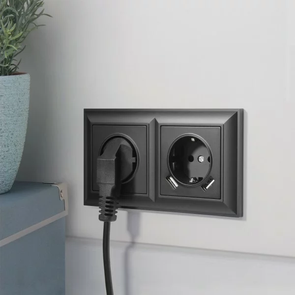 Werkel W1171508  Розетка с заземлением, шторками и USBх2 (черный матовый)