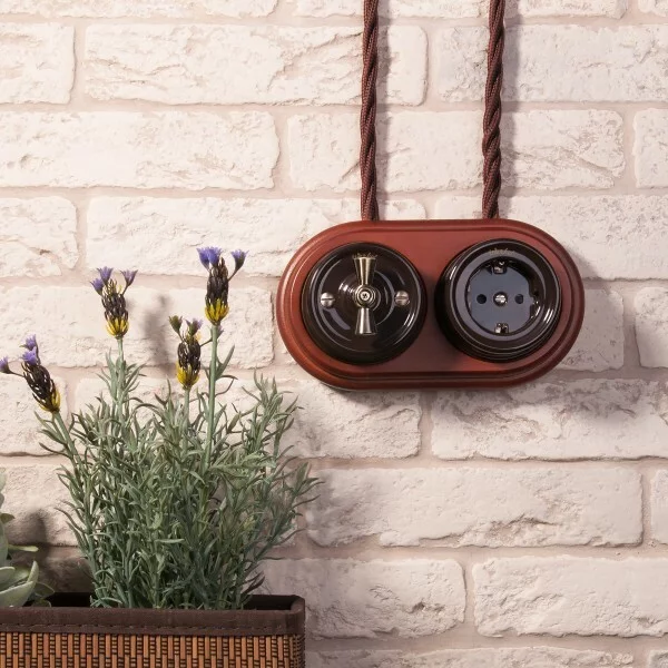 Werkel W5620014  Выключатель на 4 положения двухклавишный (коричневый)