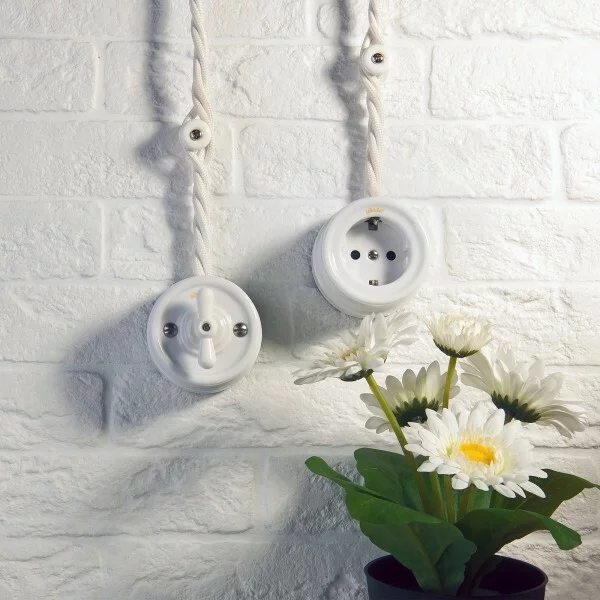 Werkel W6453201  Ретро кабель витой 3х1,5 (белый) 20 м Цена указана за 1 м