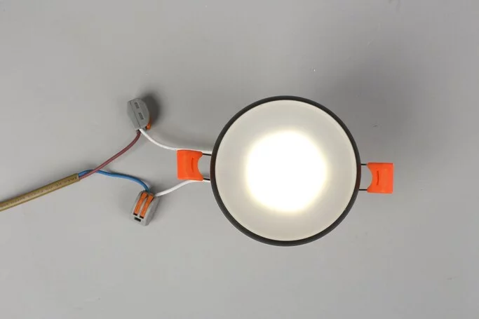 Точечный светильник OMNILUX Genova OML-102819-01