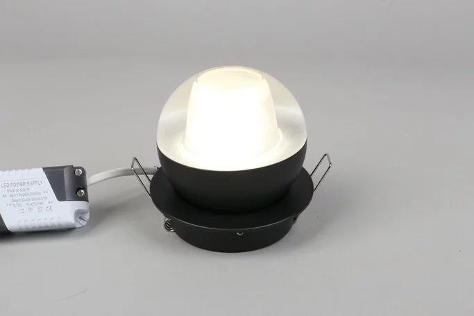 Точечный светильник OMNILUX MANTOVA OML-103019-08