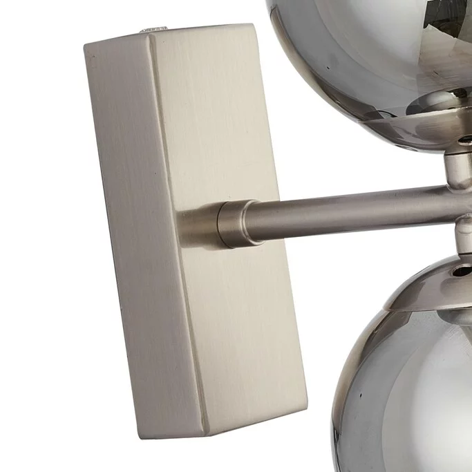 Бра FAVOURITE Varietas 2650-2W