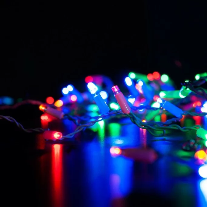 EUROSVET 100-101   гирлянда бытовая электрическая бахрома   мульти