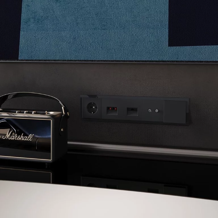 Рамка стеклянная VOLTUM S70 на 5 постов, (черный,стекло) VLS110508