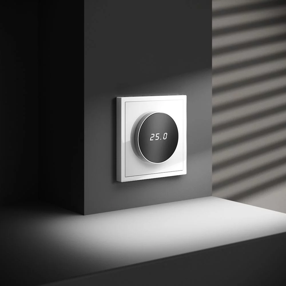 Терморегулятор электронный VOLTUM S70 с индикацией и датчиком, для теплого пола, белый гля VLS070101