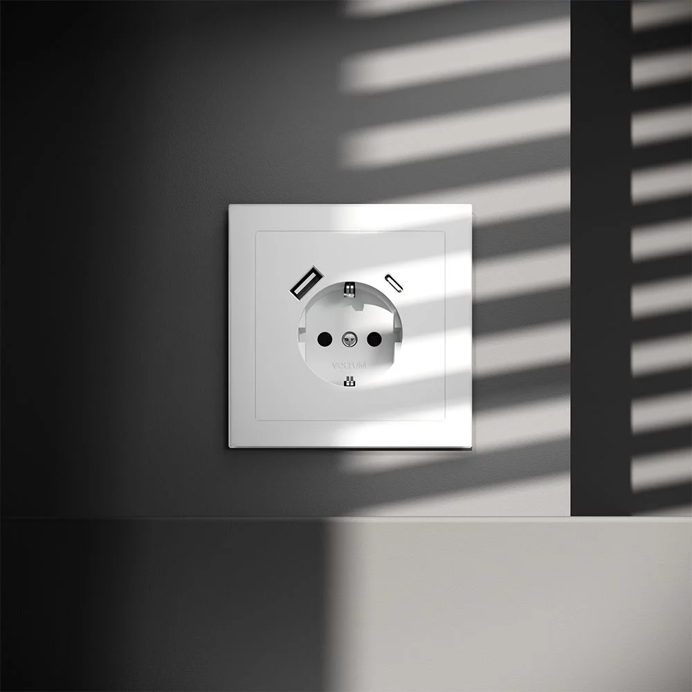 Розетка встр. VOLTUM S70 с заземлением и защитными шторками, 16А, с USB, A+С, (белый матов VLS040502