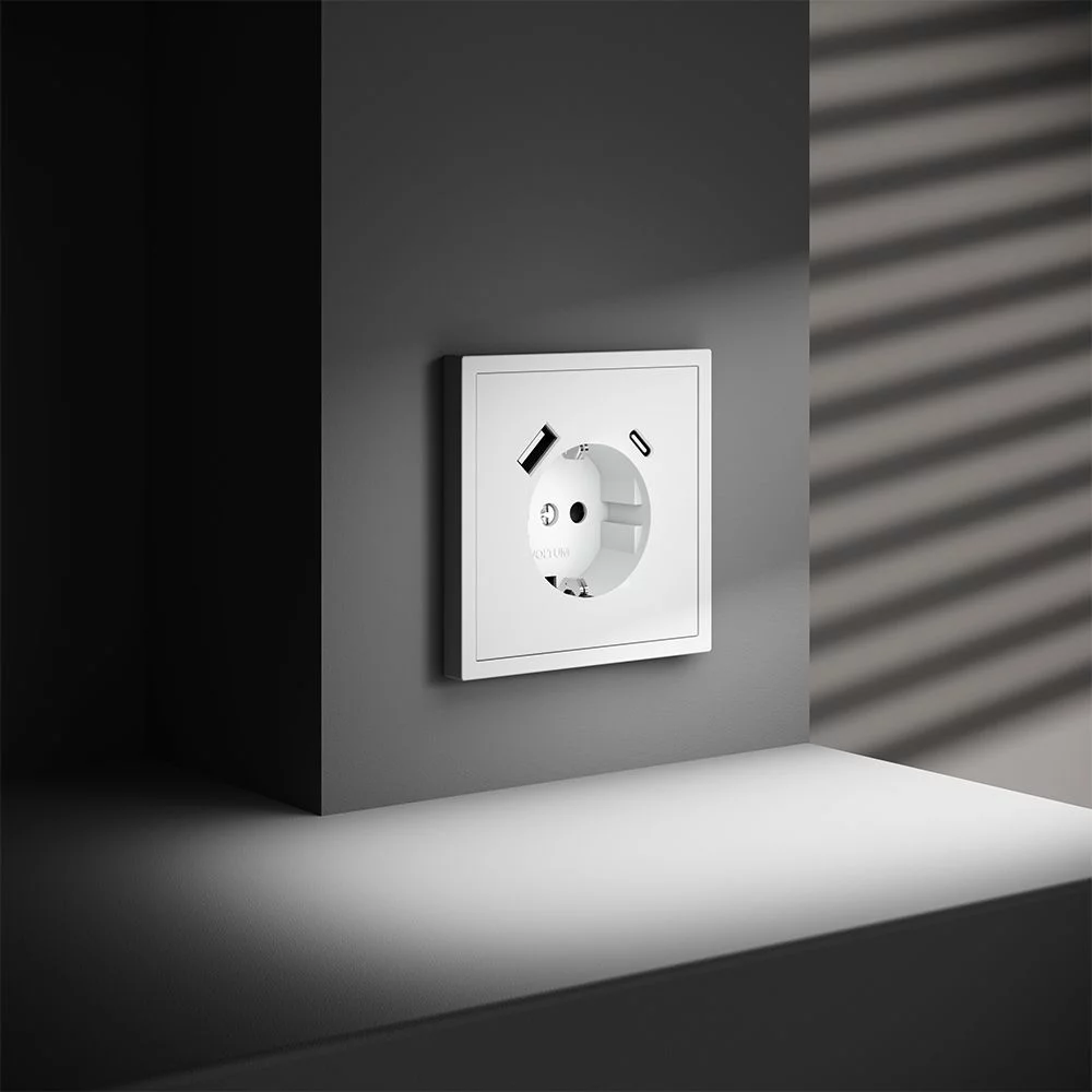 Розетка встр. VOLTUM S70 с заземлением и защитными шторками, 16А, с USB, A+С, (белый матов VLS040502