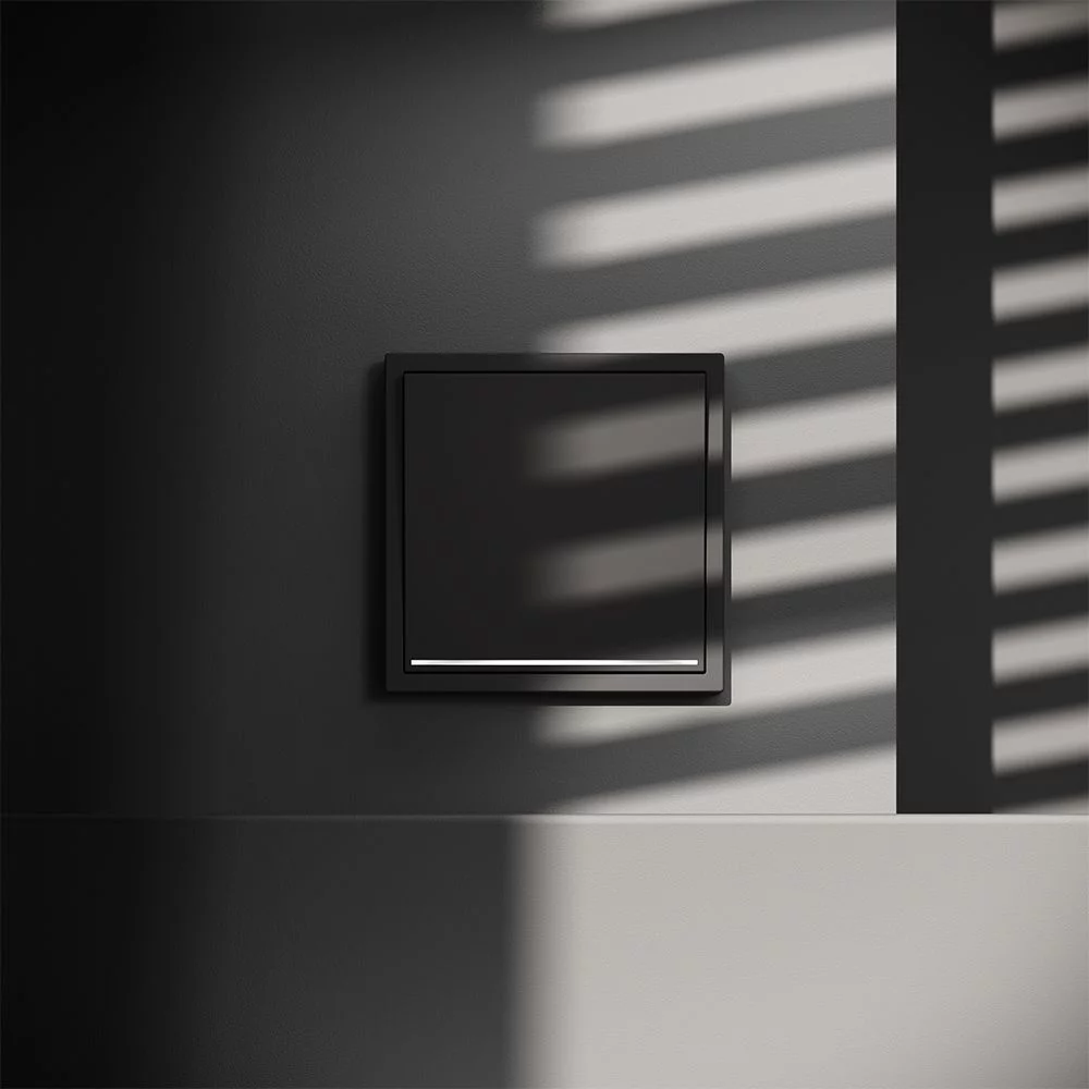 Проходной переключатель встраиваемый VOLTUM S70 одноклавишный с подсветкой 10А, черный мат VLS010408