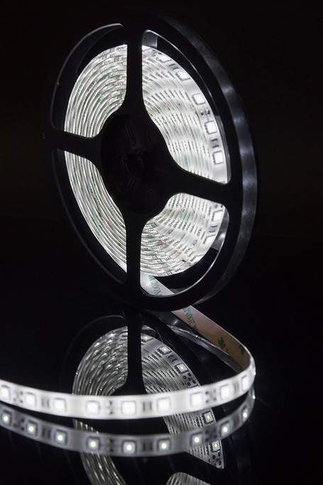 Лента св д SWG 14,4 Вт м SMD5050 (60св д метр) Закрытая IP65 Цвет холодный белый 12В