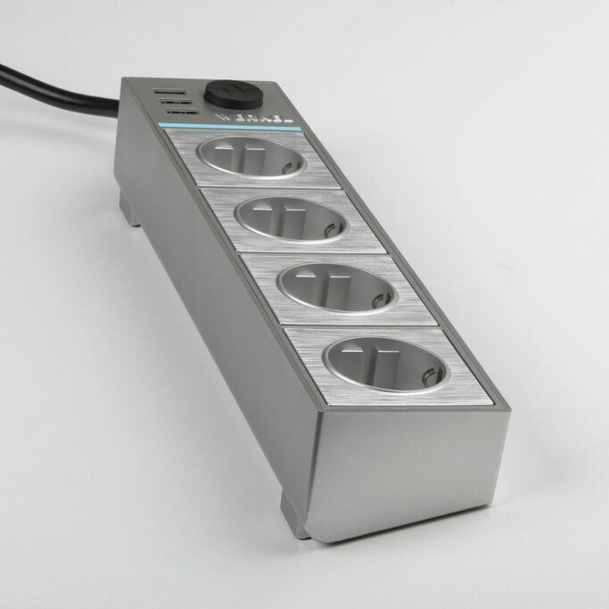 Werkel WL20-04-03   Розеточный блок 4-х местный + 3 USB серебряный серебряный рифленый